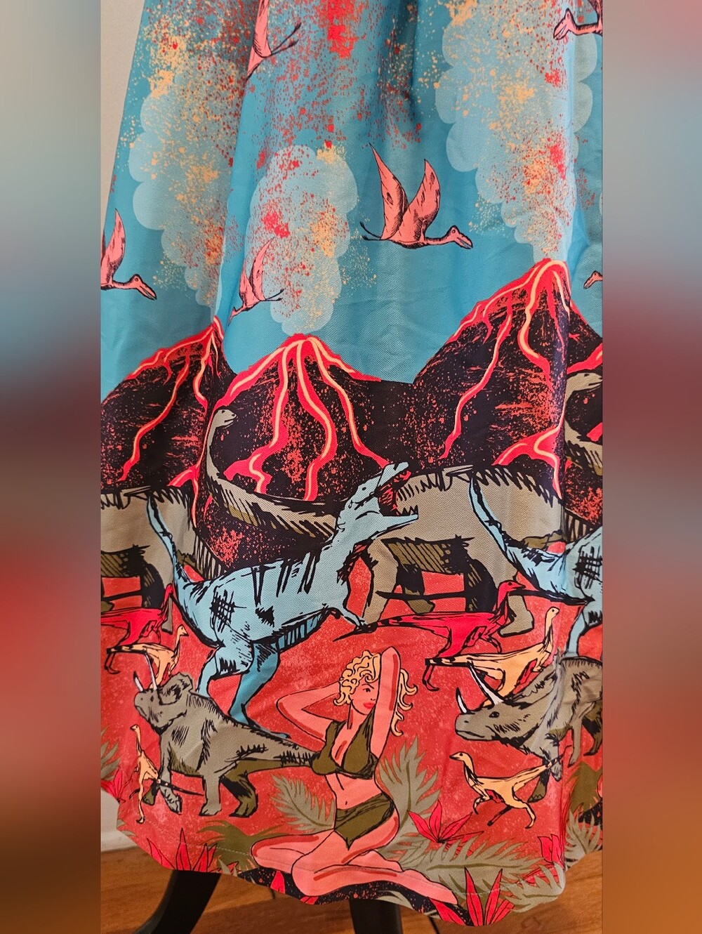 Lindy Bop Sorrell Dress In Volcano Print BNWT - Picture 4 of 9